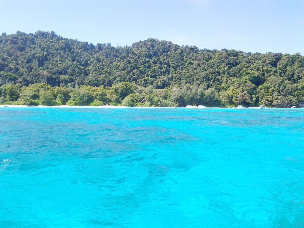 Goldsea Beach Patong Екстериор снимка