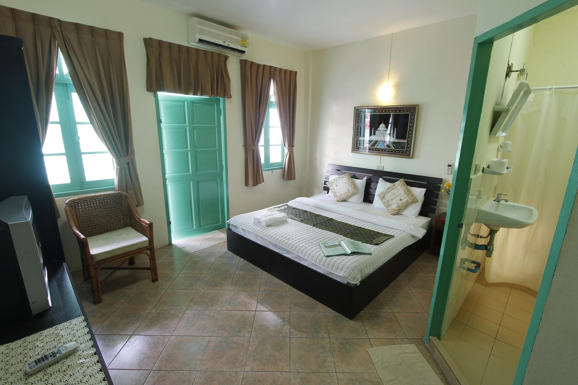 Goldsea Beach Patong Екстериор снимка
