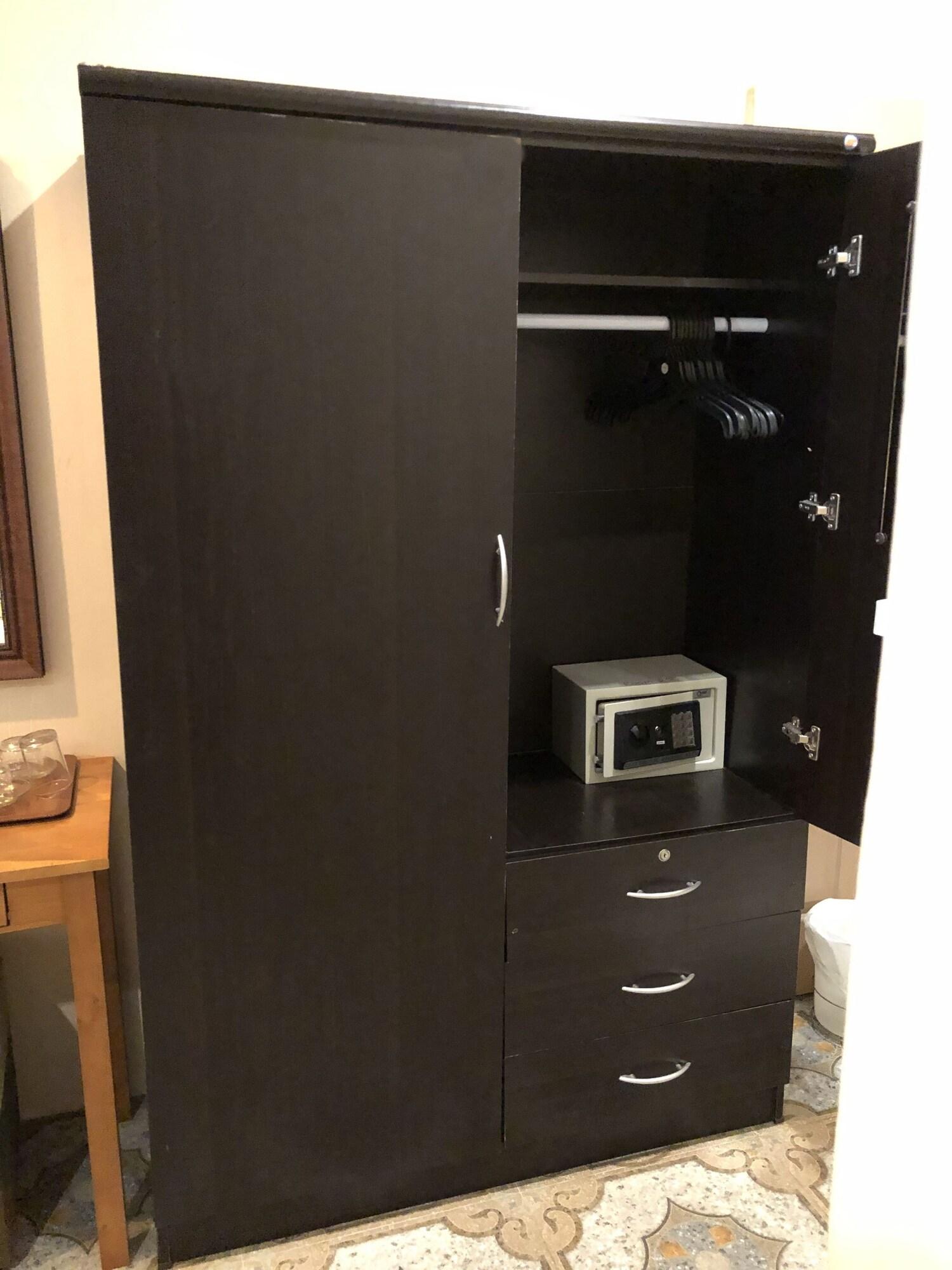 Goldsea Beach Patong Екстериор снимка