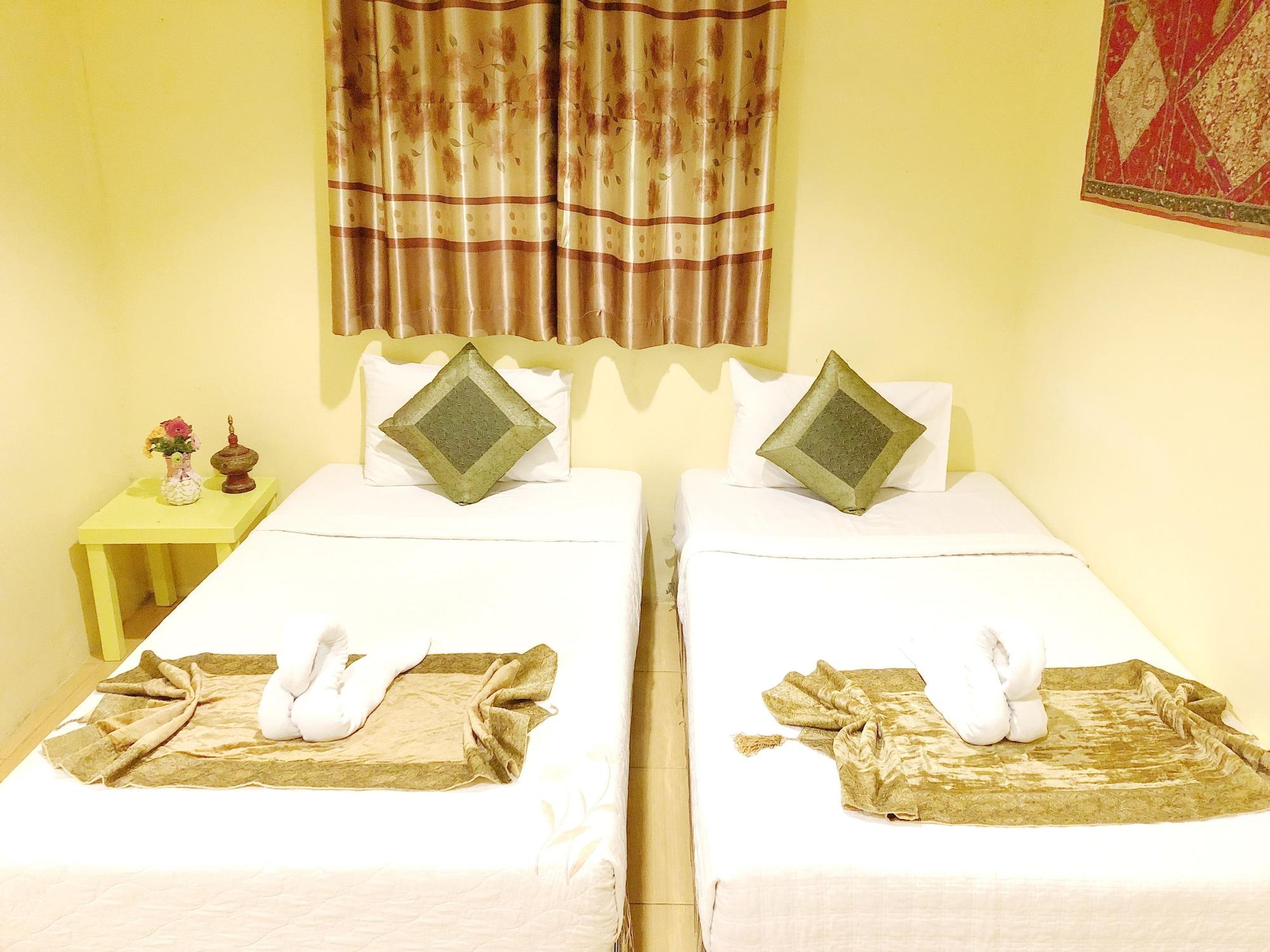 Goldsea Beach Patong Екстериор снимка