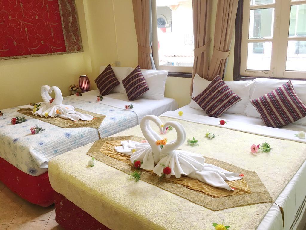 Goldsea Beach Patong Екстериор снимка