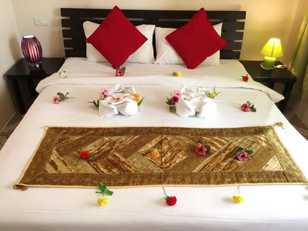 Goldsea Beach Patong Екстериор снимка
