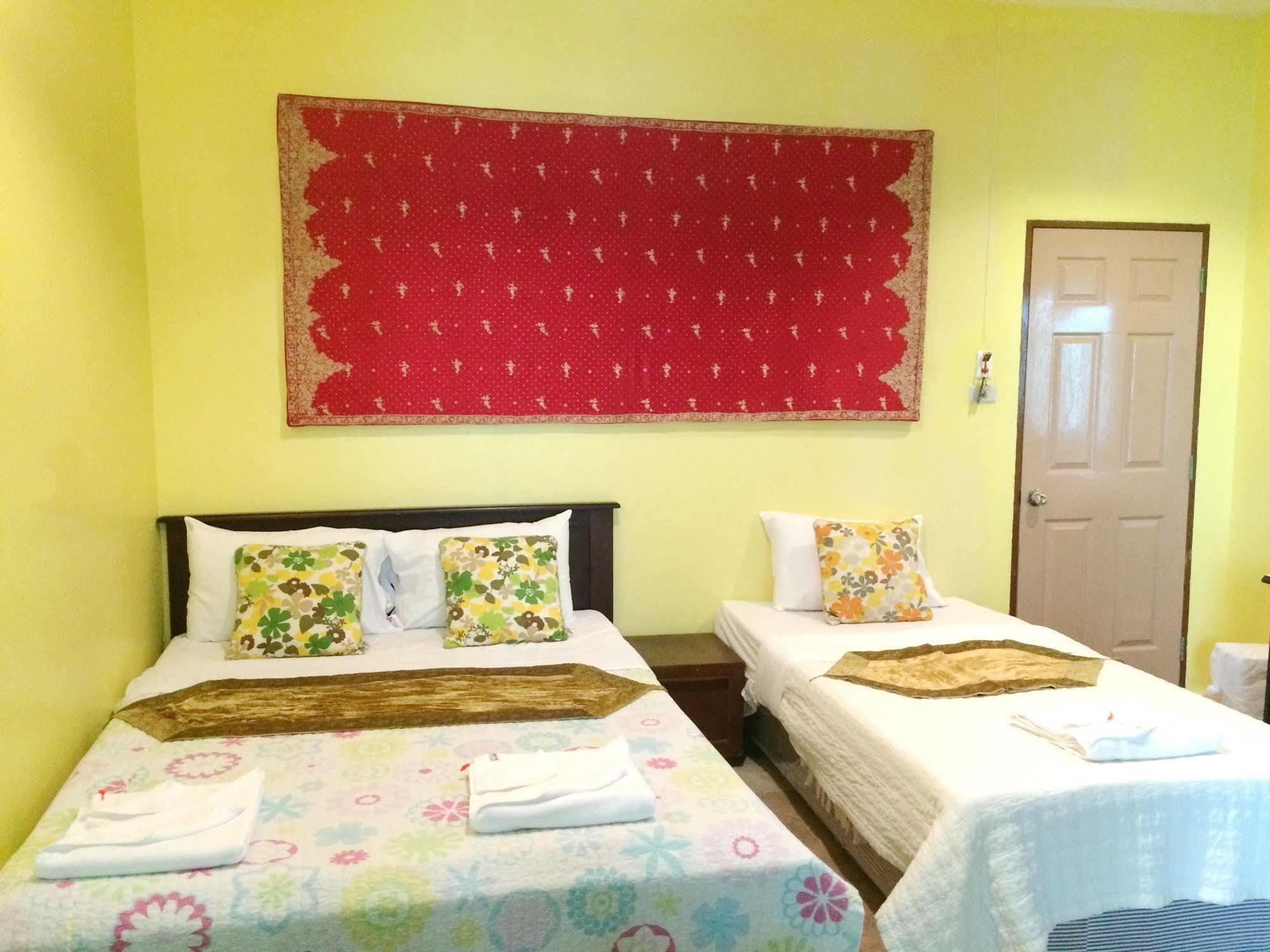 Goldsea Beach Patong Екстериор снимка
