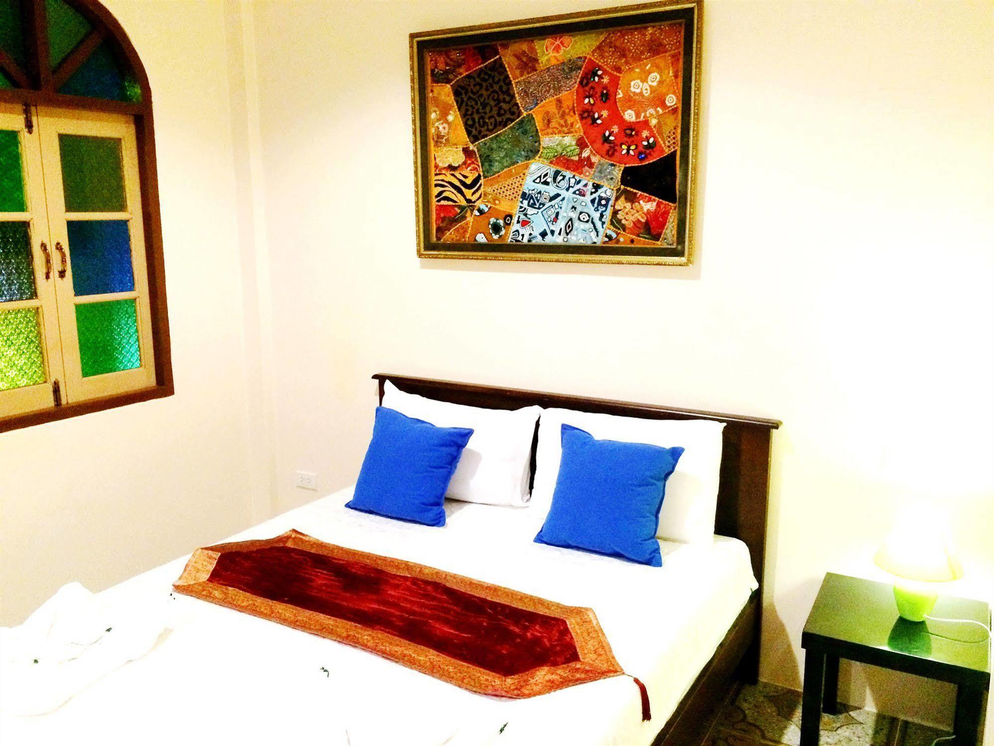 Goldsea Beach Patong Екстериор снимка