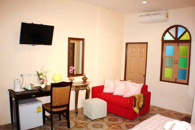 Goldsea Beach Patong Екстериор снимка