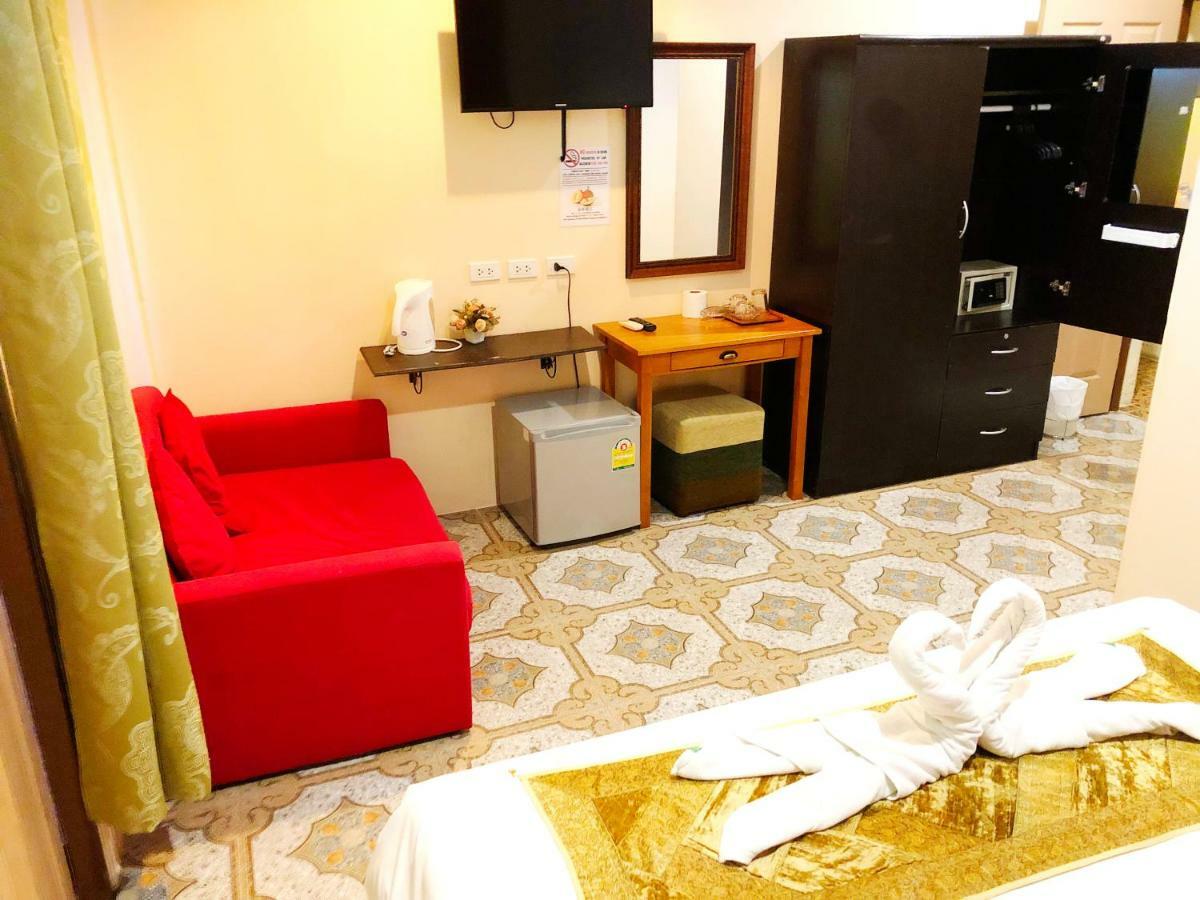 Goldsea Beach Patong Екстериор снимка