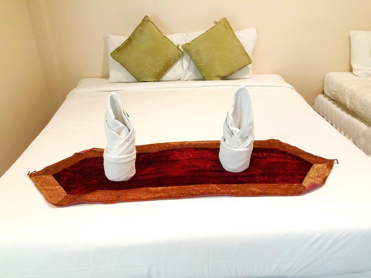 Goldsea Beach Patong Екстериор снимка